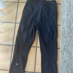 Lululemon Crop Leggings Color: Black Size: 4